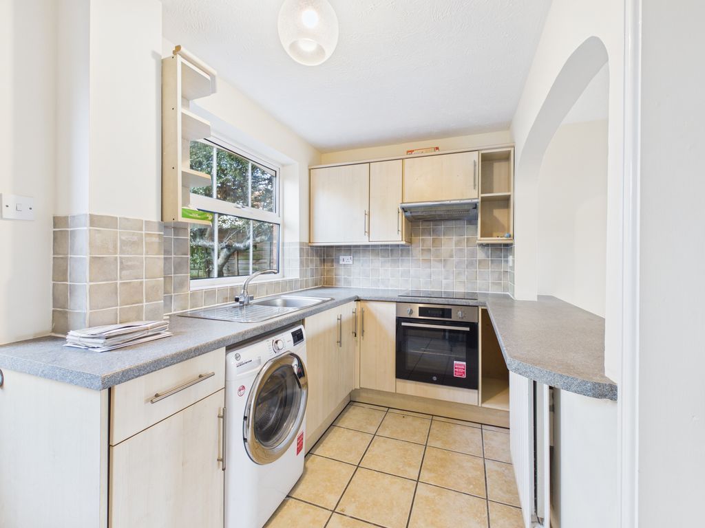Property photo 3 of 7 Kitchen