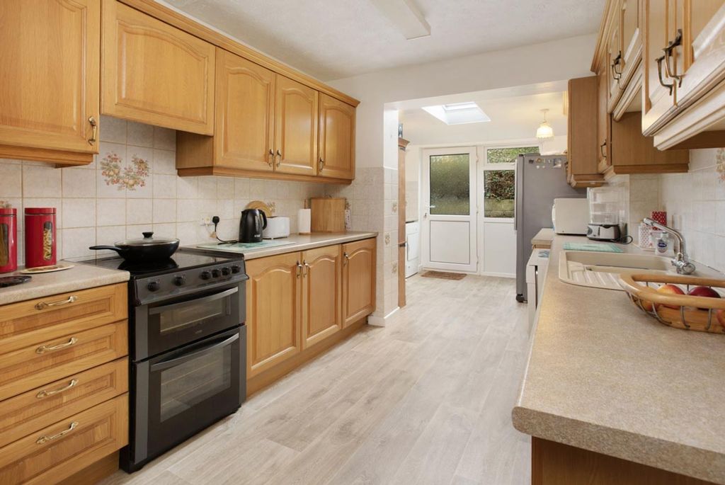 Property photo 2 of 20