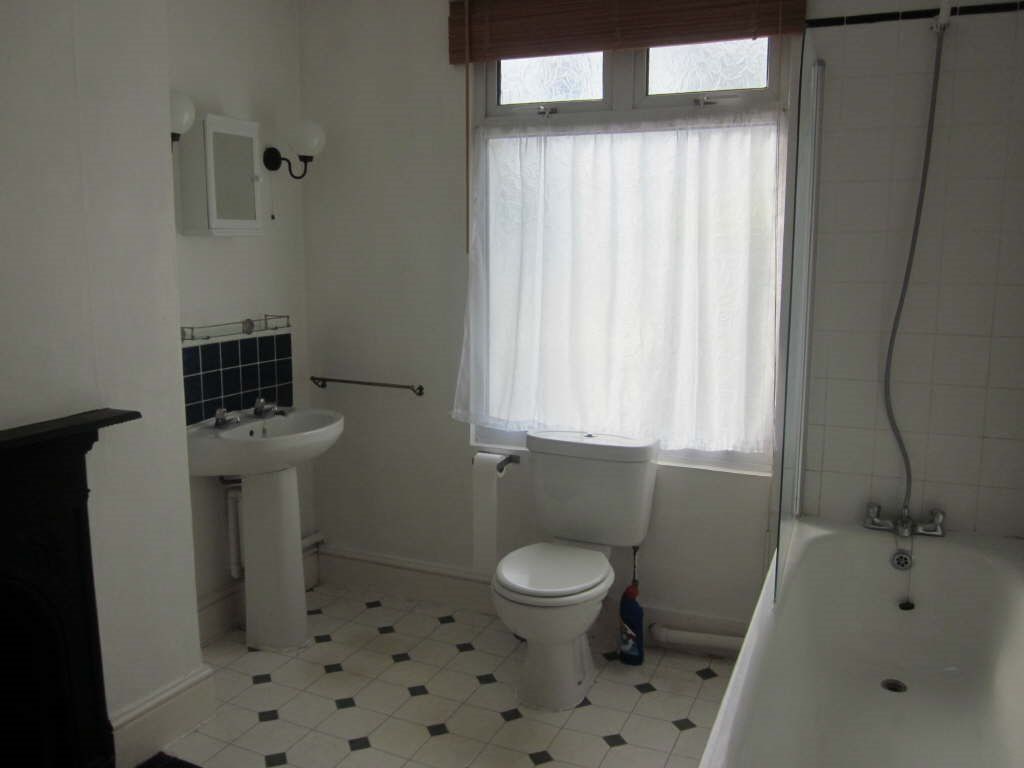 Property photo 3 of 8 Gallery