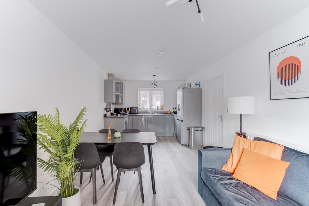 Property photo 3 of 13 Picture No. 11