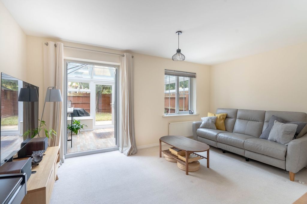 Property photo 2 of 17