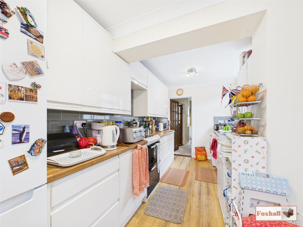 Property photo 2 of 29 Kitchen