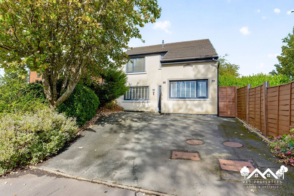 Property photo 1 of 43
