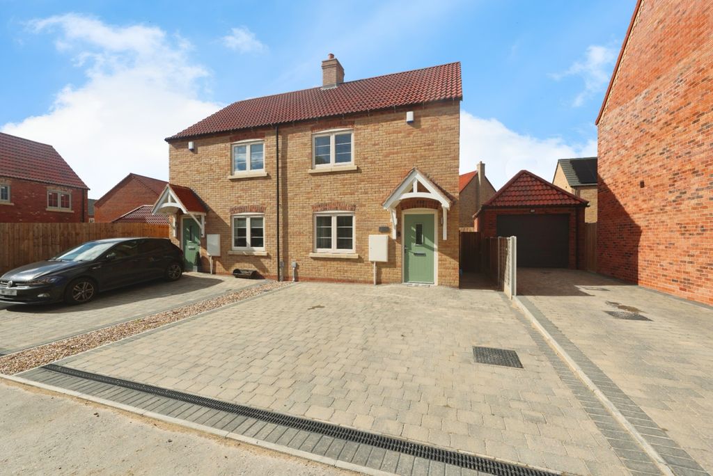 Property photo 1 of 17 4398160