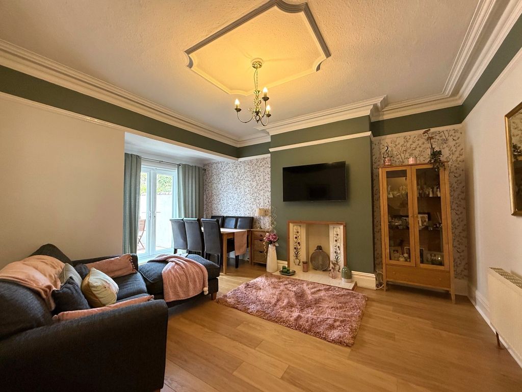 Property photo 2 of 33 Photograph 6