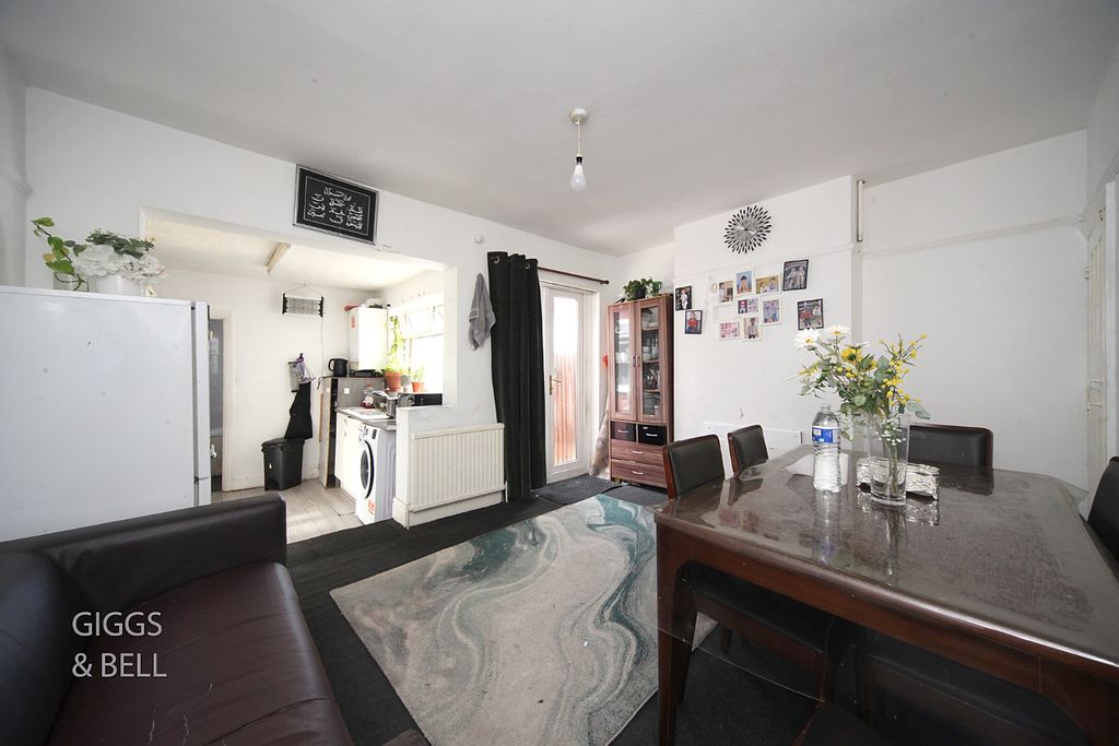 Property photo 2 of 14 5542411