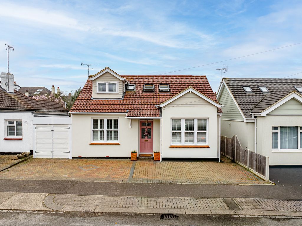 Property photo 1 of 42