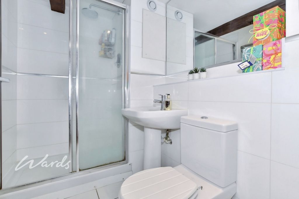 Property photo 3 of 14 En Suite