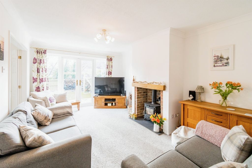 Property photo 2 of 18