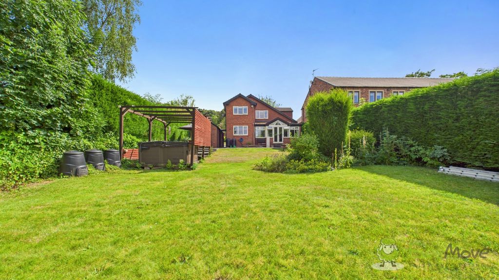 Property photo 3 of 14 Cam03669G0-Pr0022-Still027