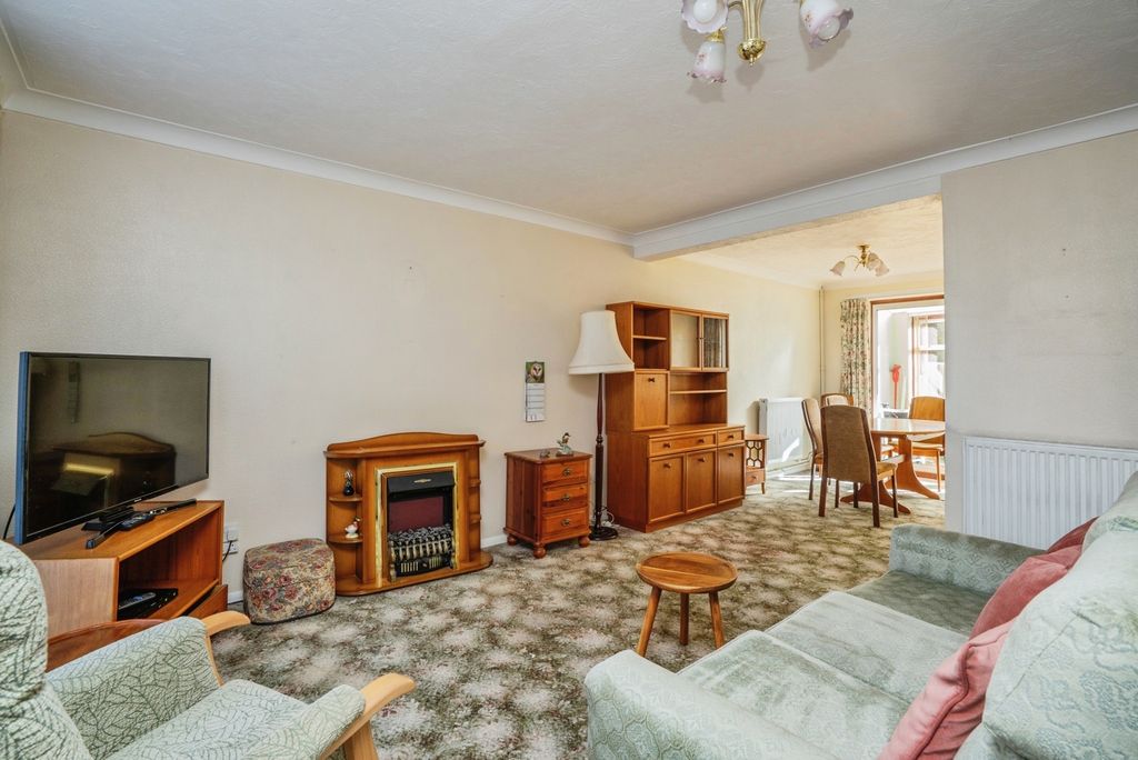 Property photo 2 of 17 Photo