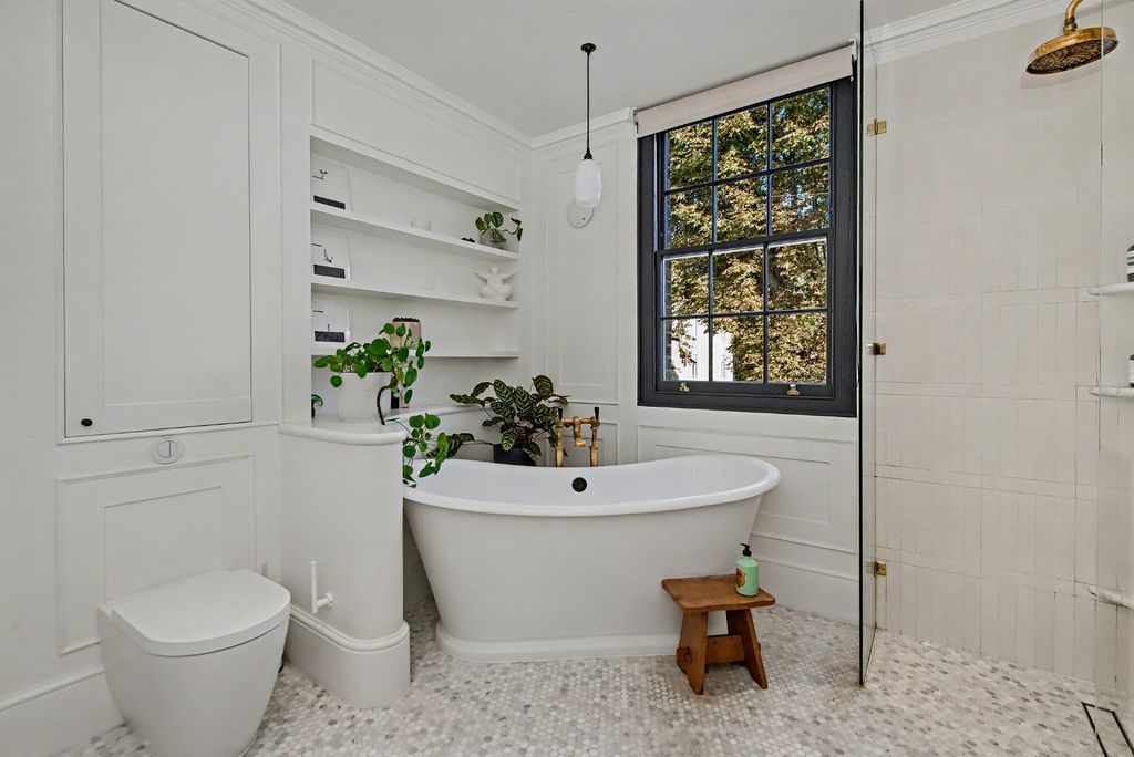 Property photo 2 of 15 Principal Bathroom