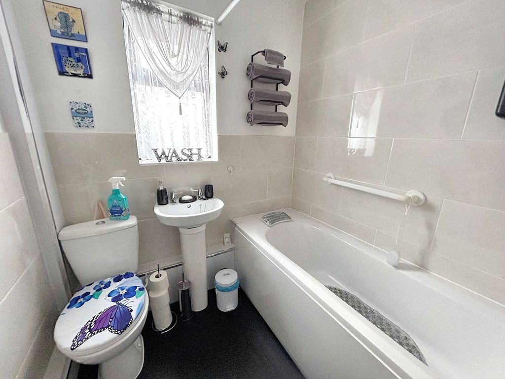Property photo 3 of 20