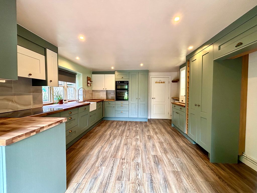 Property photo 3 of 23 Dining Kitchen