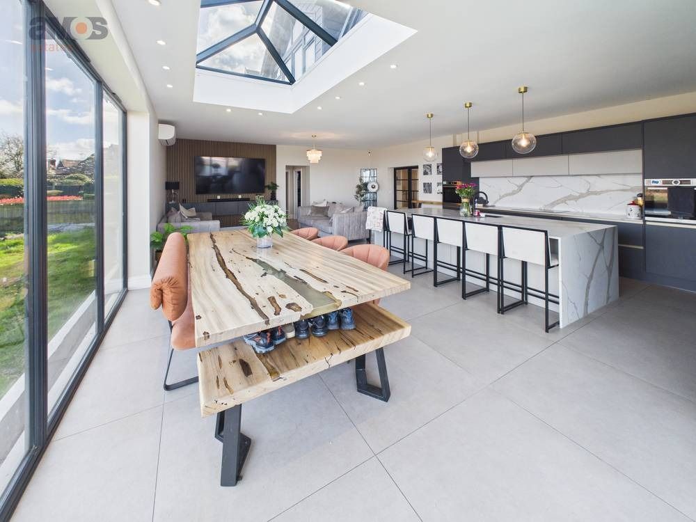 Property photo 2 of 42 4996034