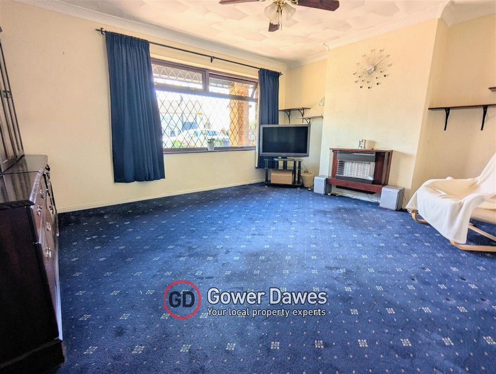 Property photo 2 of 16 Lounge