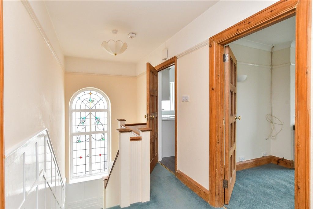 Property photo 1 of 17 Landing