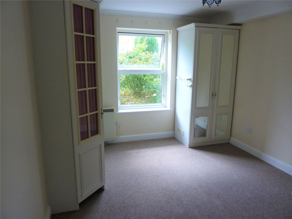 Property photo 3 of 8 Bedroom 1