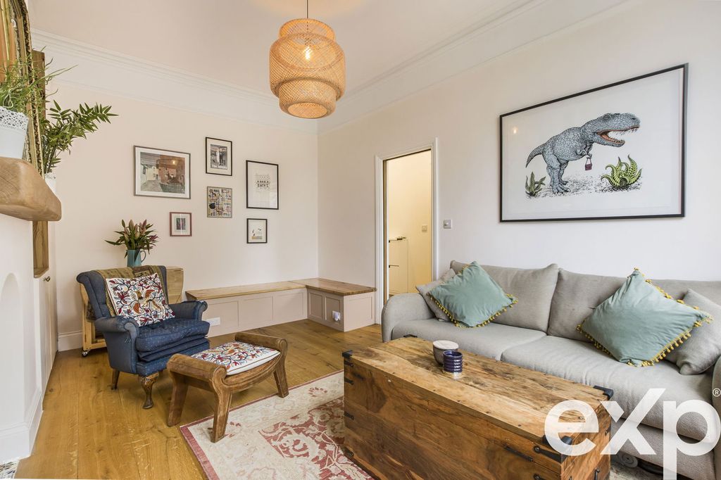 Property photo 3 of 12