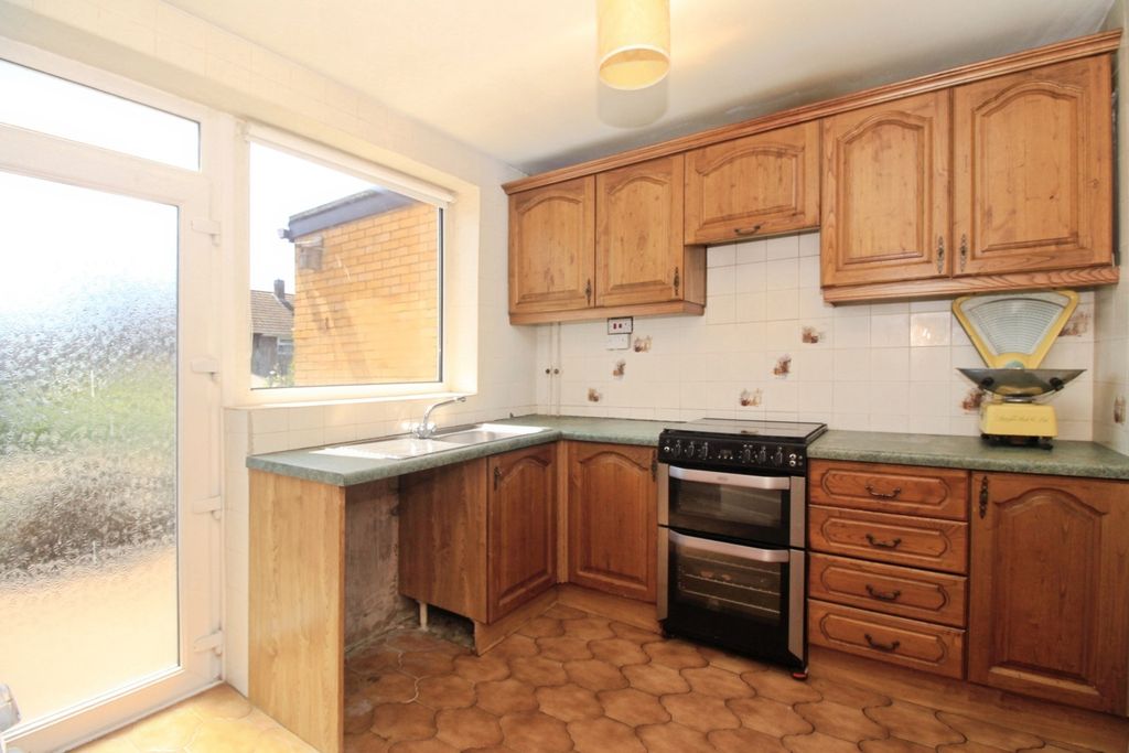 Property photo 2 of 12 Breakfast Kitchen
