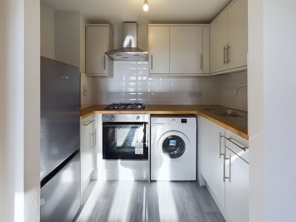 Property photo 2 of 8 Cam02519G0-Pr0061-Still003