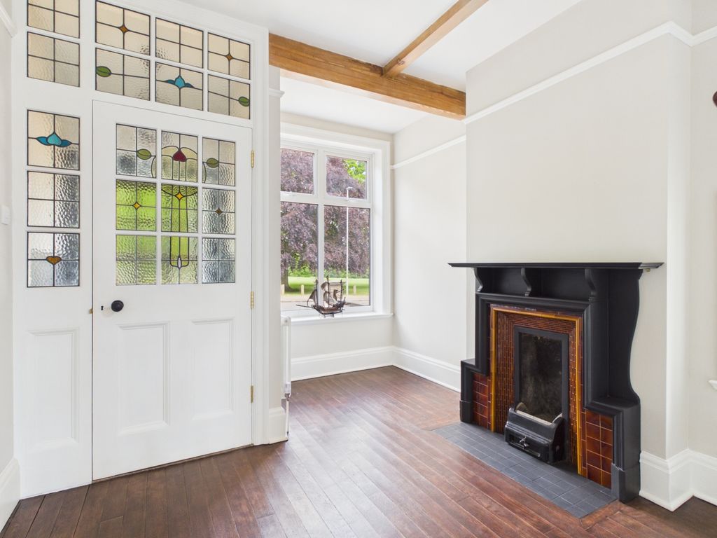 Property photo 3 of 31 Abington Park Crescent