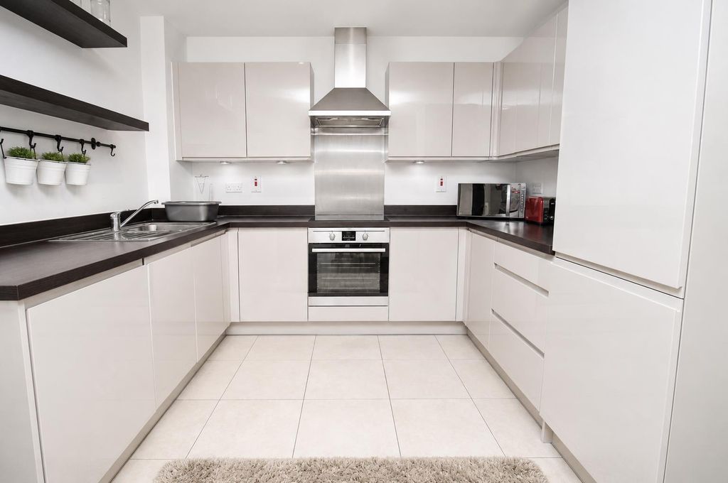 Property photo 2 of 9 Eac7ba96-5211-4F41-9614-E78c2Ea88235.Png