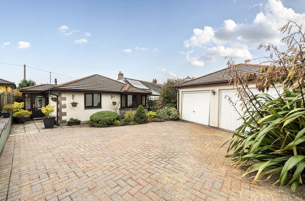 Property photo 1 of 22 1369558-3-68ee546...