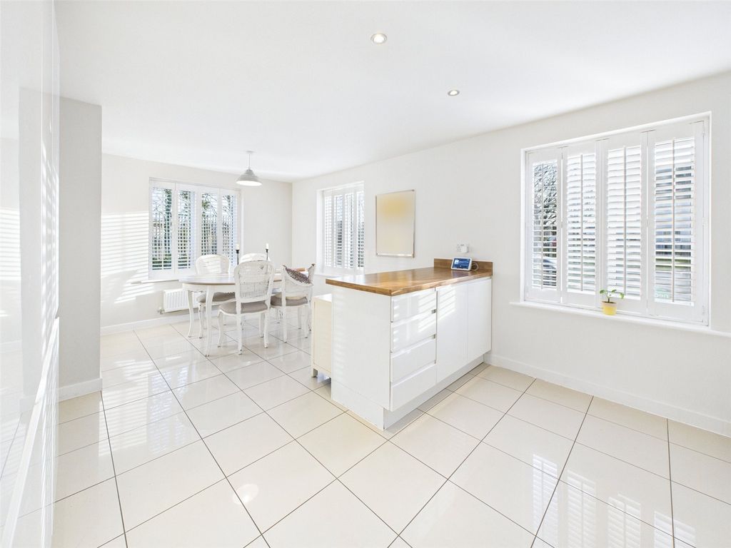 Property photo 3 of 23 Picture No. 27