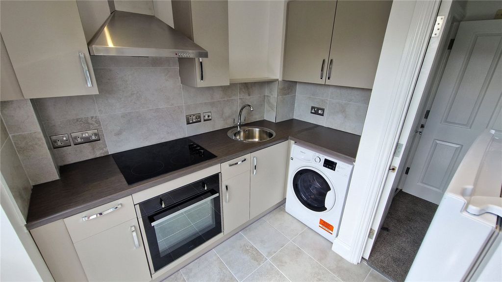 Property photo 3 of 7 Picture No. 18