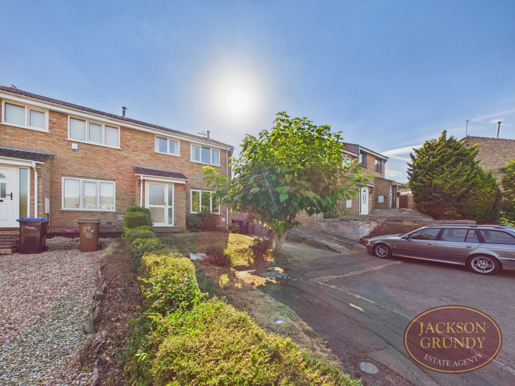 Property photo 1 of 18 Middlewell Court