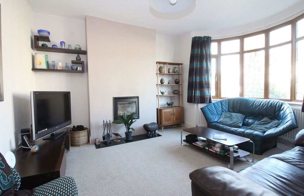 Property photo 3 of 25