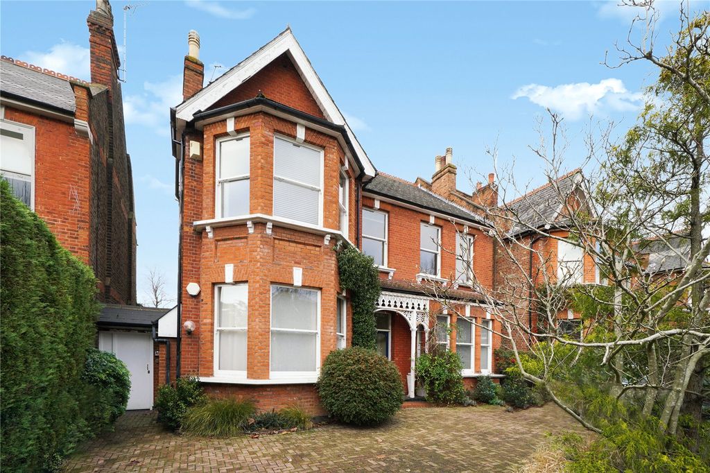 Property photo 2 of 18 Picture No. 27