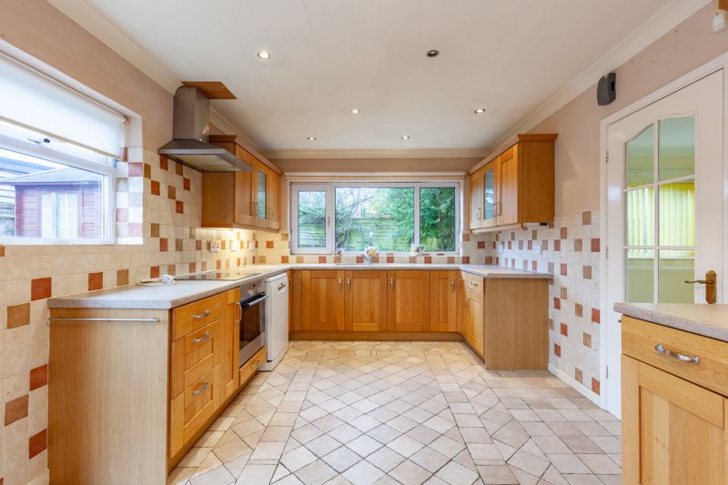 Property photo 2 of 14 Kitchen