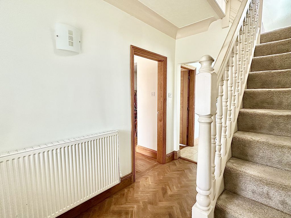 Property photo 3 of 35