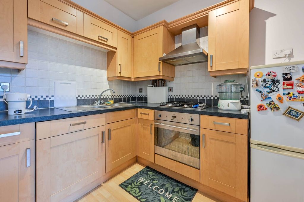 Property photo 3 of 8