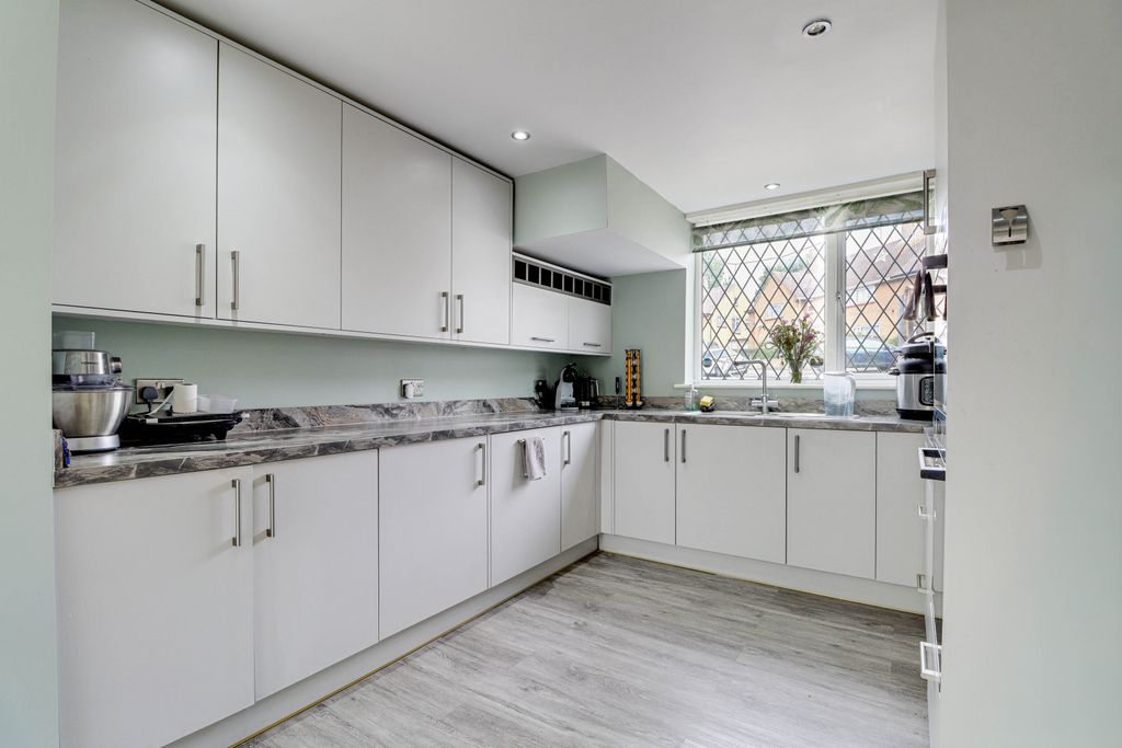 Property photo 3 of 15 Kitchen