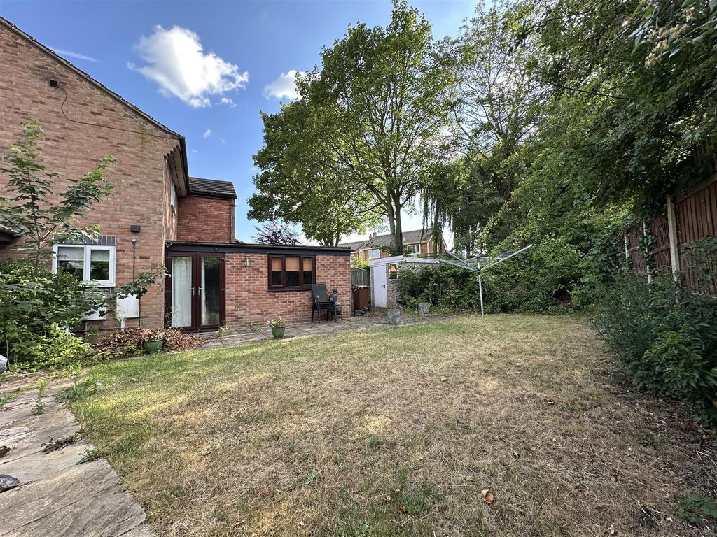 Property photo 3 of 18 Generous Rear Garden 749
