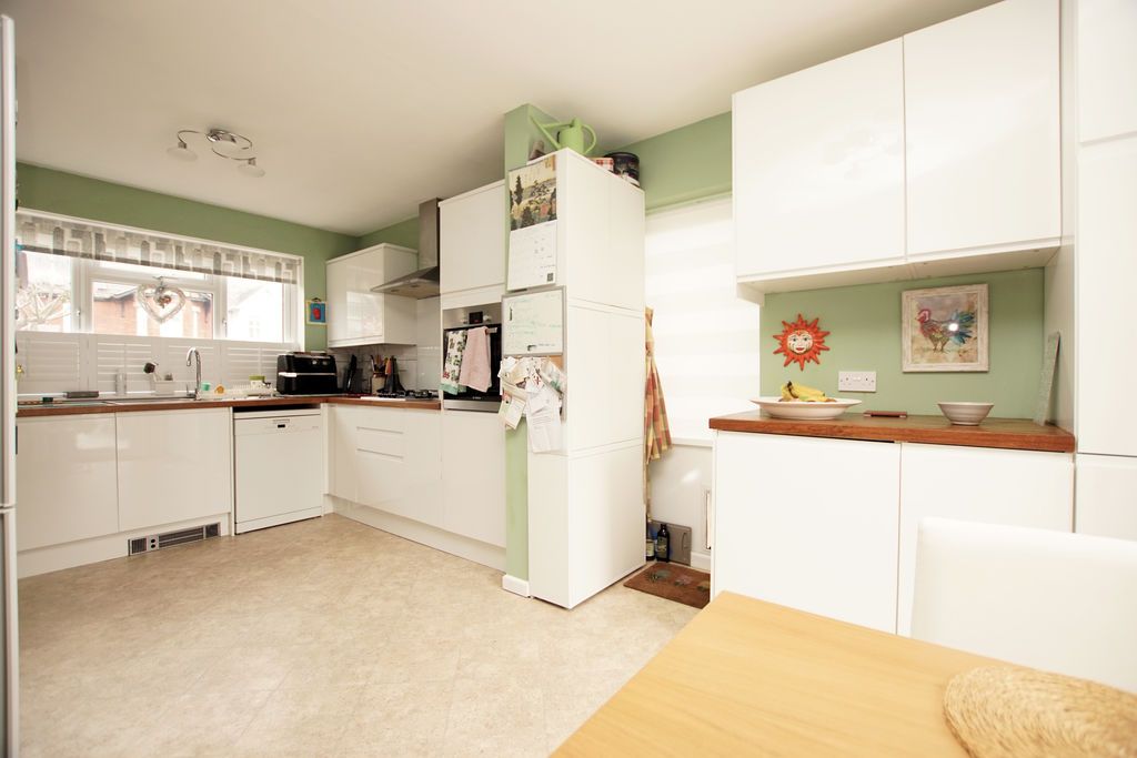 Property photo 3 of 16 Kitchen/Breakfast Room