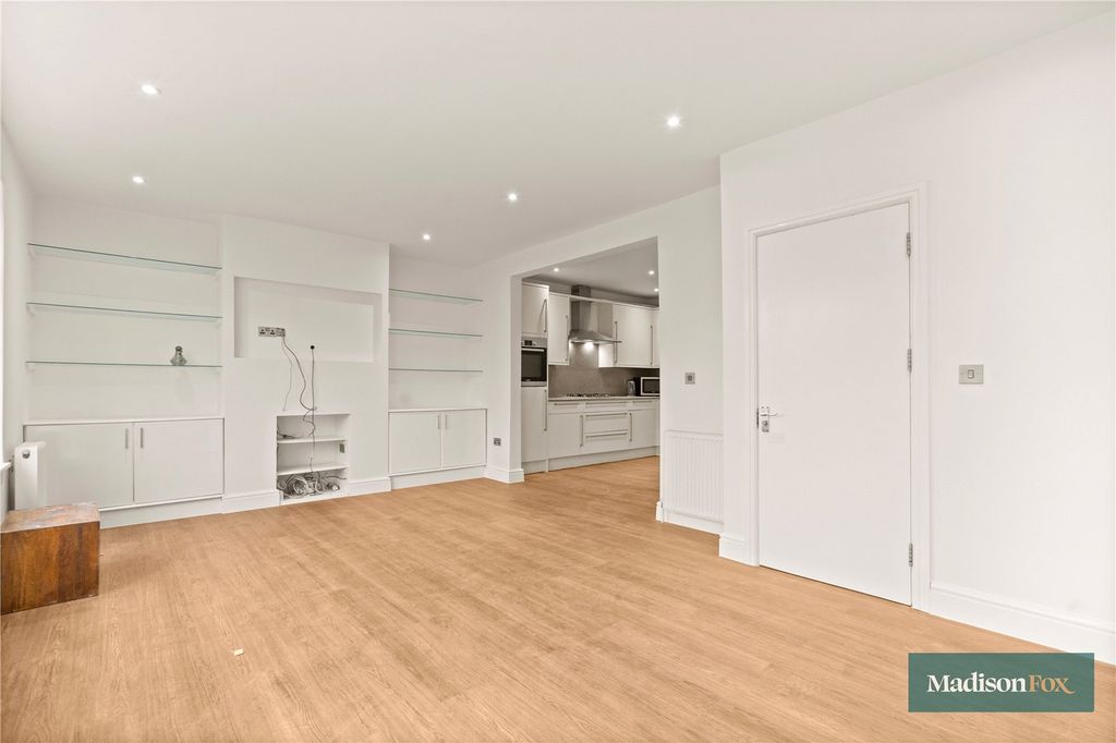 Property photo 3 of 32 Picture No. 29