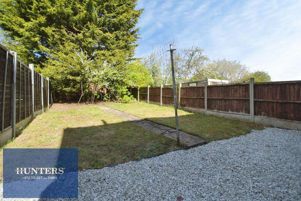 Property photo 2 of 15 Rear Garden 01.Jpg