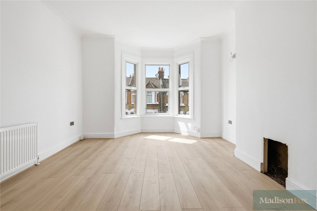 Property photo 2 of 19 Picture No. 08