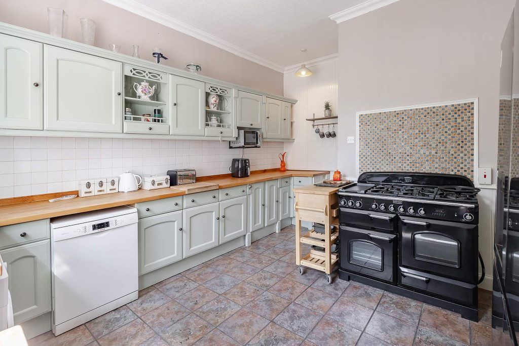 Property photo 2 of 46