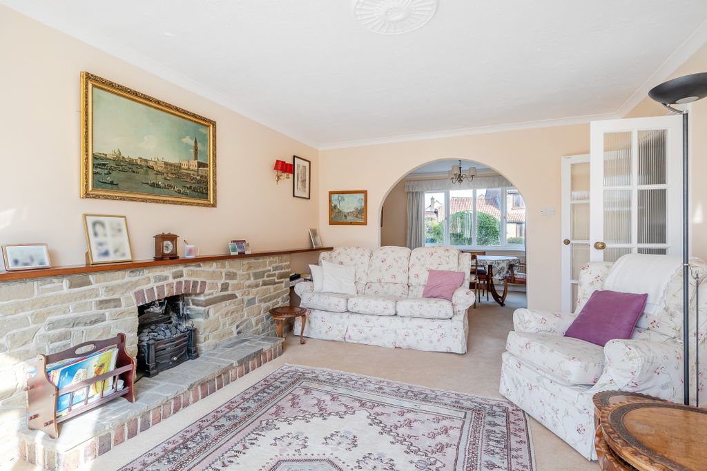 Property photo 3 of 11