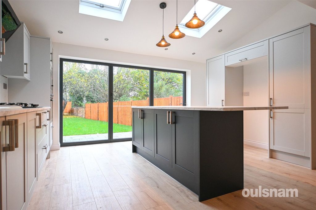 Property photo 2 of 33 Picture No. 20