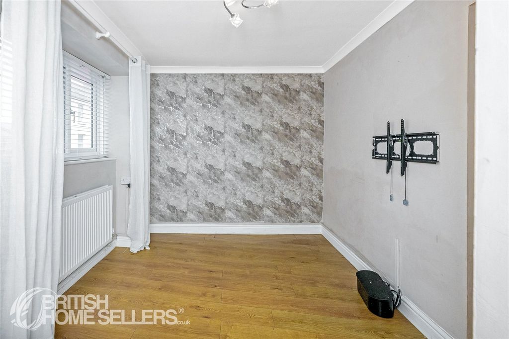 Property photo 3 of 14 Picture No. 07