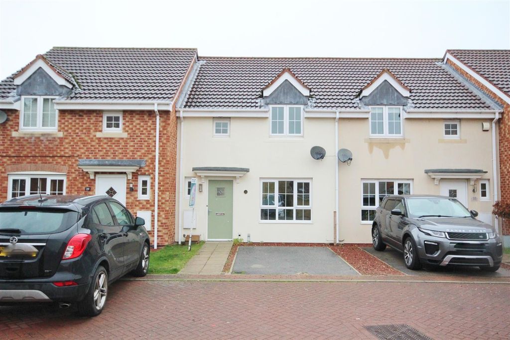 Property photo 1 of 10 Front External