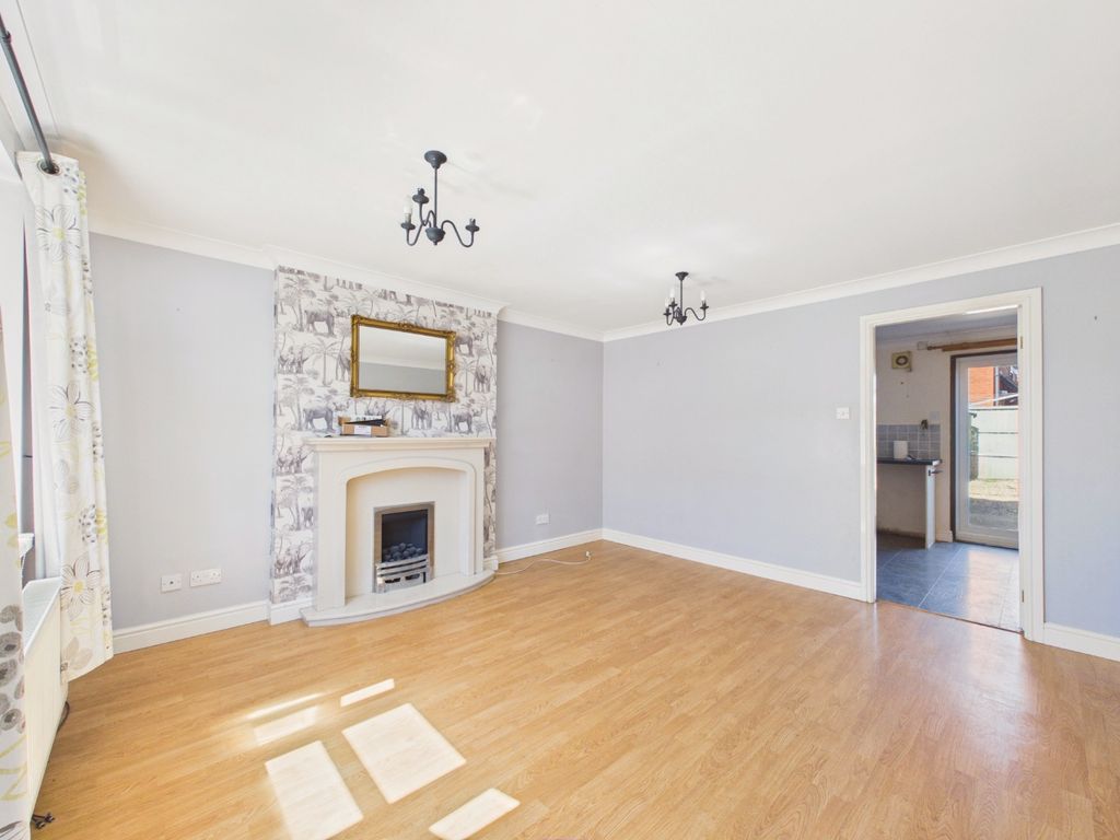 Property photo 2 of 8 4996465