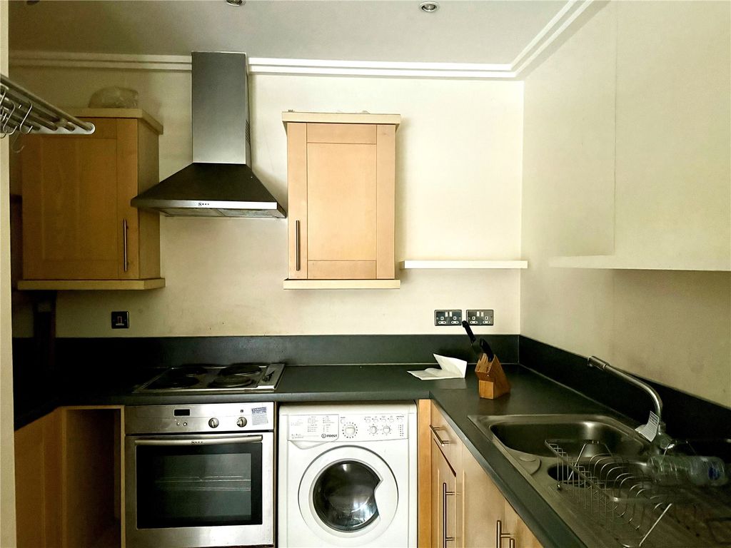 Property photo 2 of 6 Kitchen