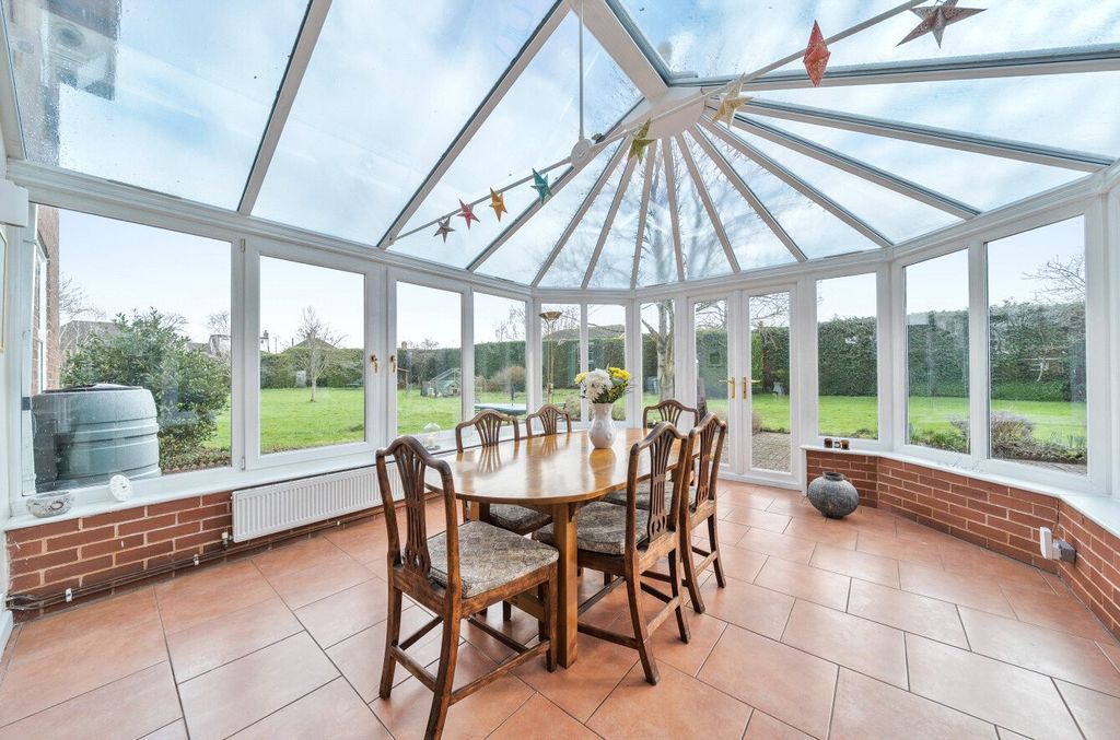 Property photo 3 of 17 Conservatory